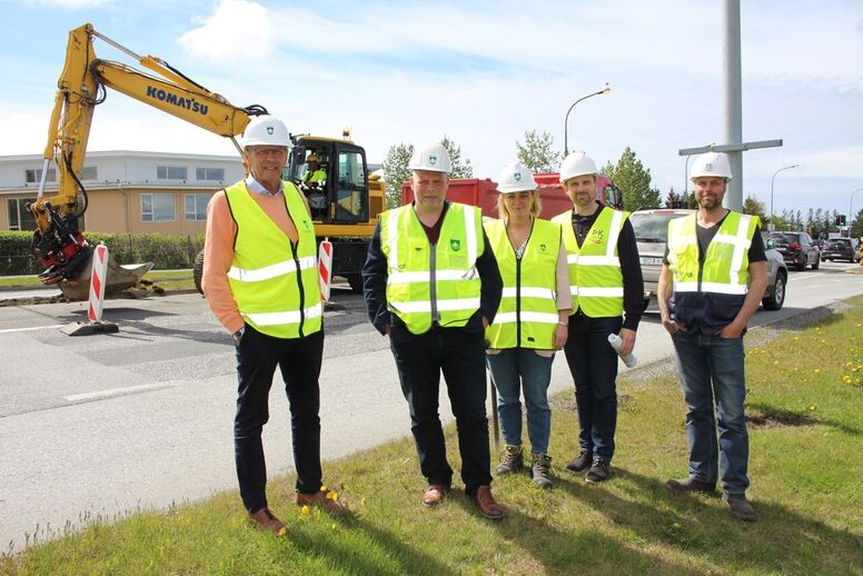 Framkvæmdir hafnar við nýtt hringtorg á móts við Flataskóla