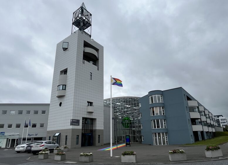 Flaggað í tilefni Hinsegin daga